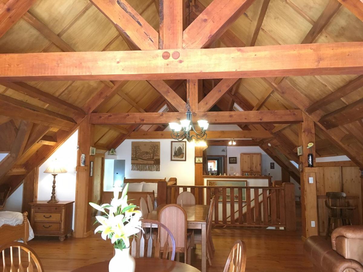 Owl Street Lodge *